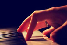 欧冠-萨拉赫助攻努涅斯破门 利物浦客场一球小胜.